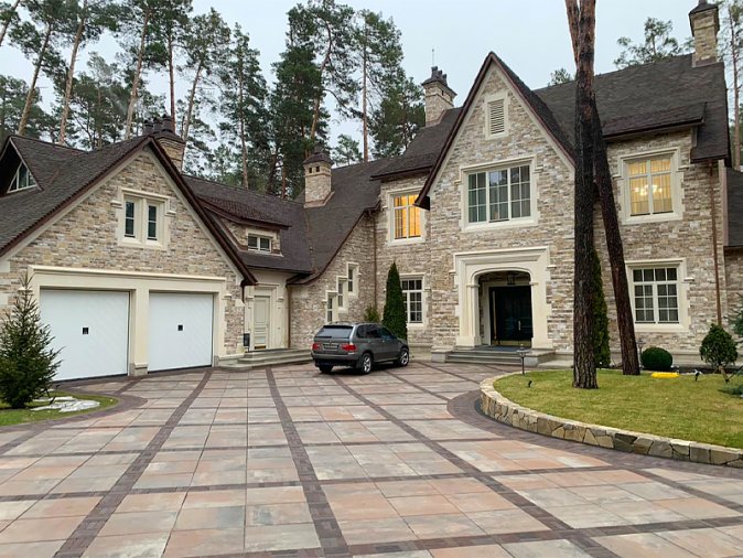 Заміський котедж в с. Рудики